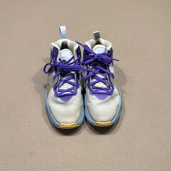 Nike LeBron 19s - Picture 1 of 9
